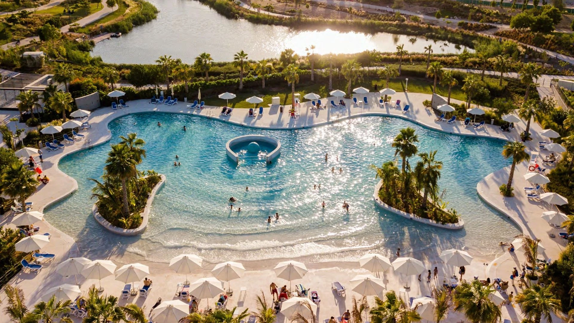 B-001 Great investment opportunity in a high-end integrated project in a prime location image