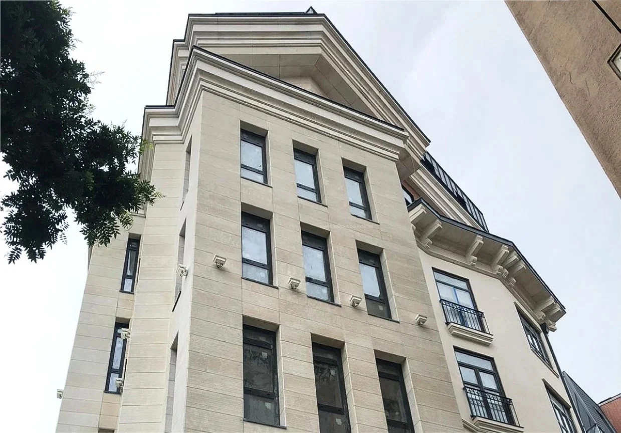 B-001 Great investment opportunity in a high-end integrated project in a prime location image